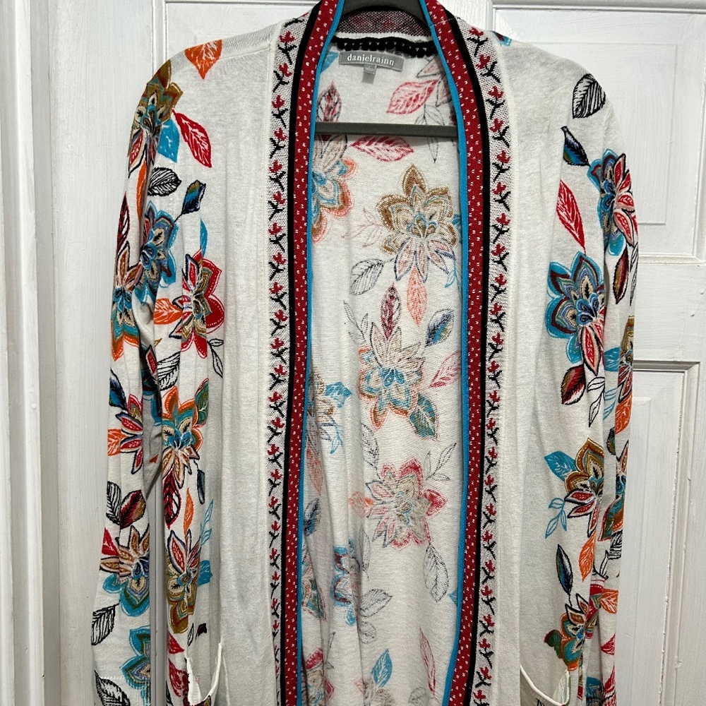 Daniel Rainn Cardigan Flowers Size Large